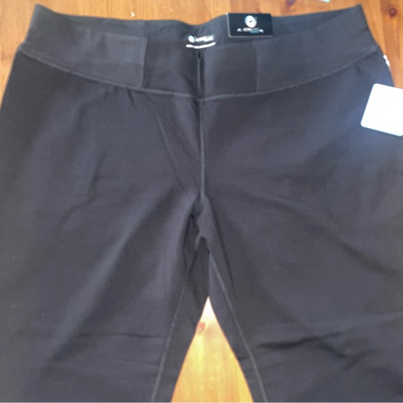 NWT Active Zone Essentials 3XP Black Flared Leg Yoga Pants - Picture 4 of 5